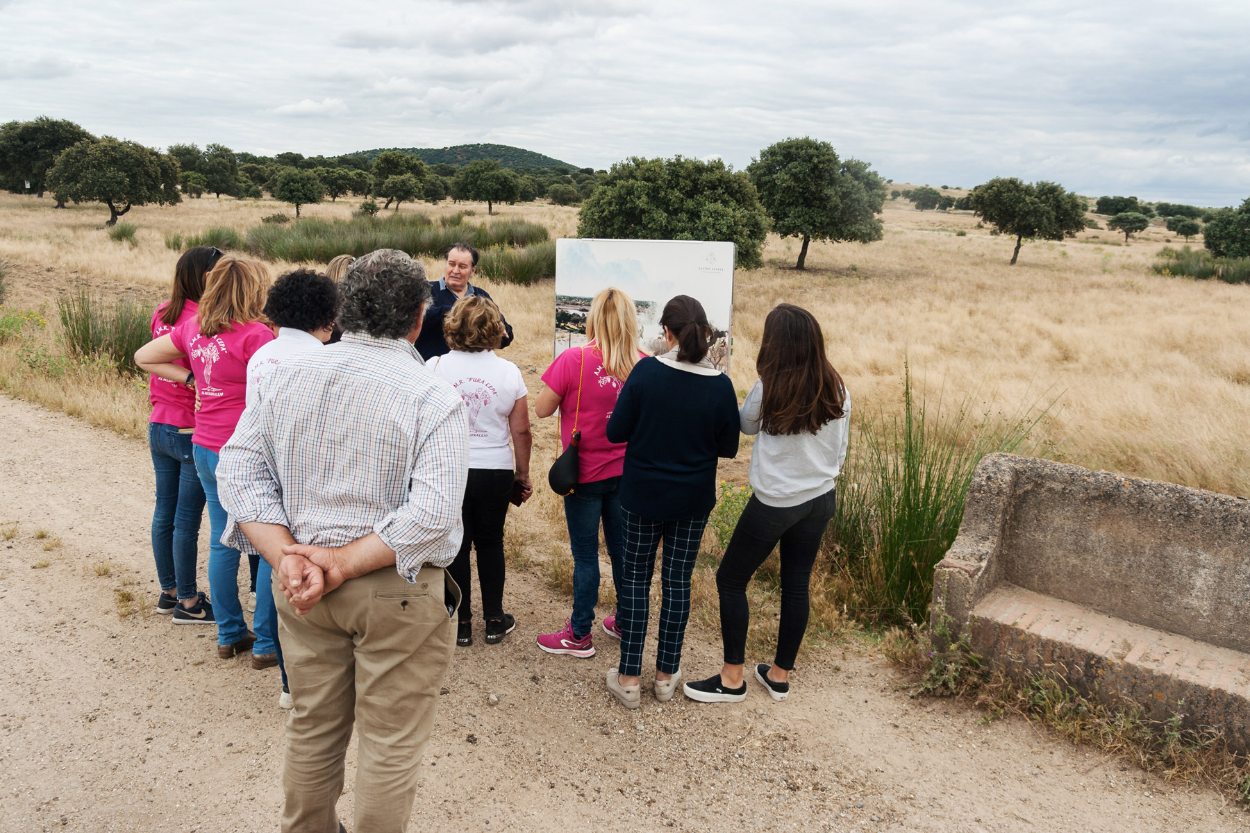 El mejor sitio para conocer la dehesa es dentro de ella. @Gastro_Dehesa.